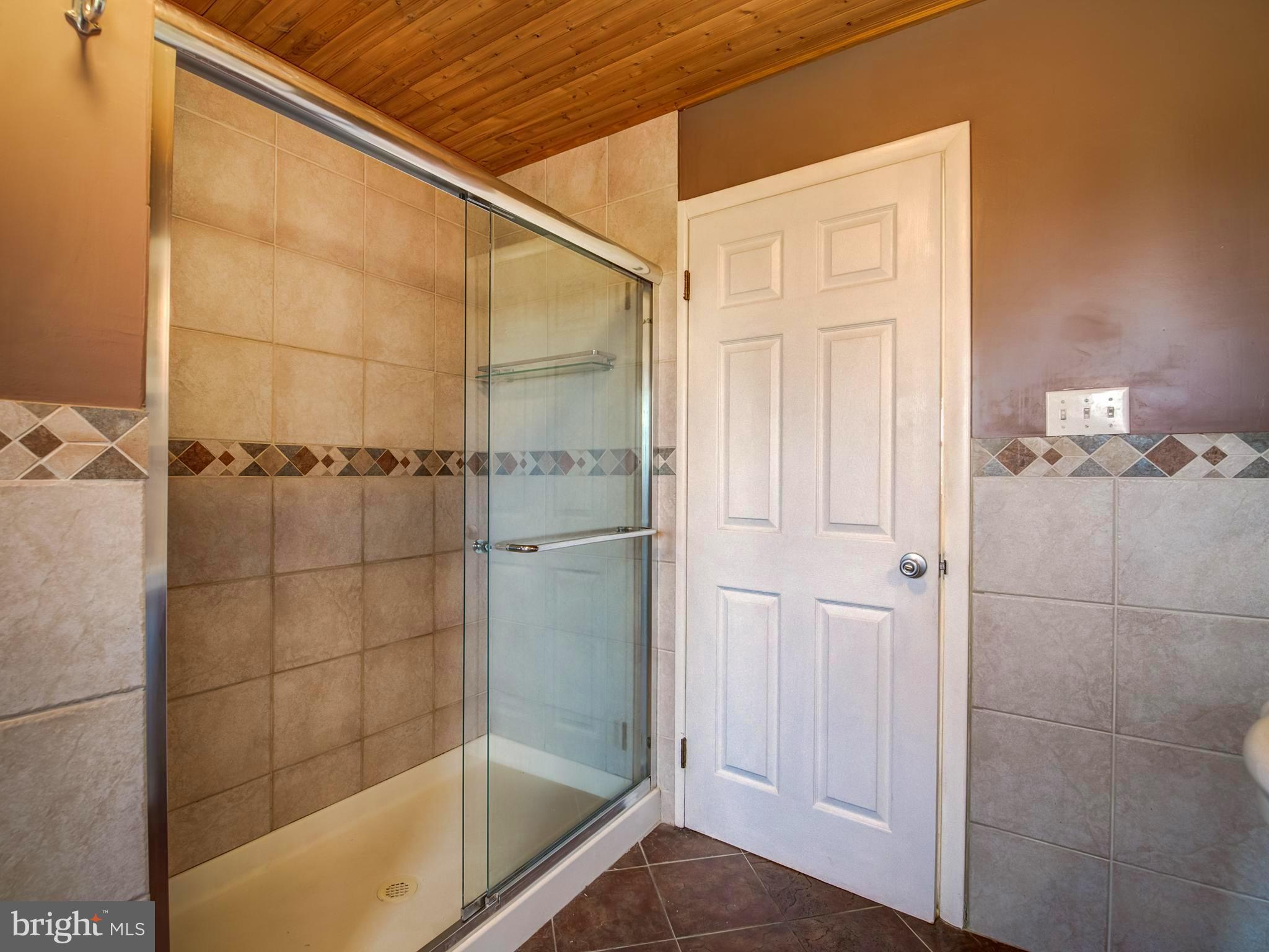 1233 Rosemont Dr