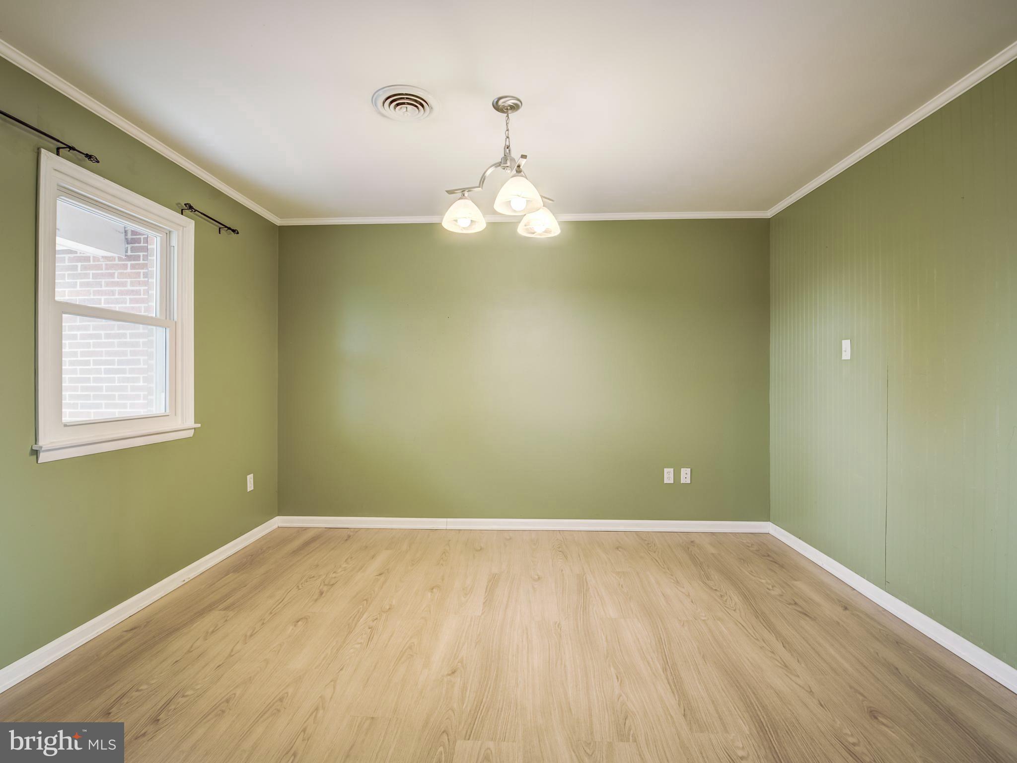 1233 Rosemont Dr