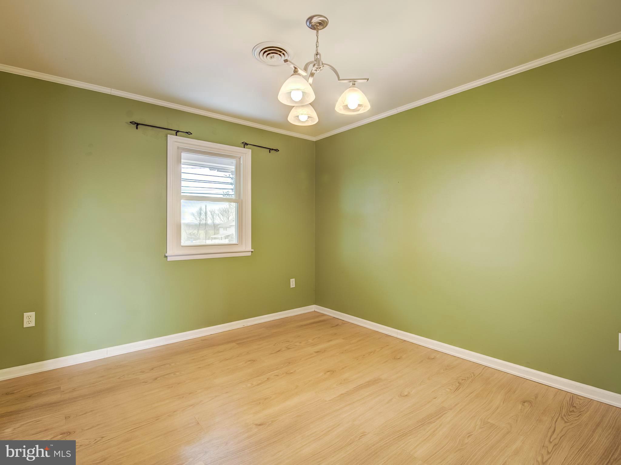 1233 Rosemont Dr