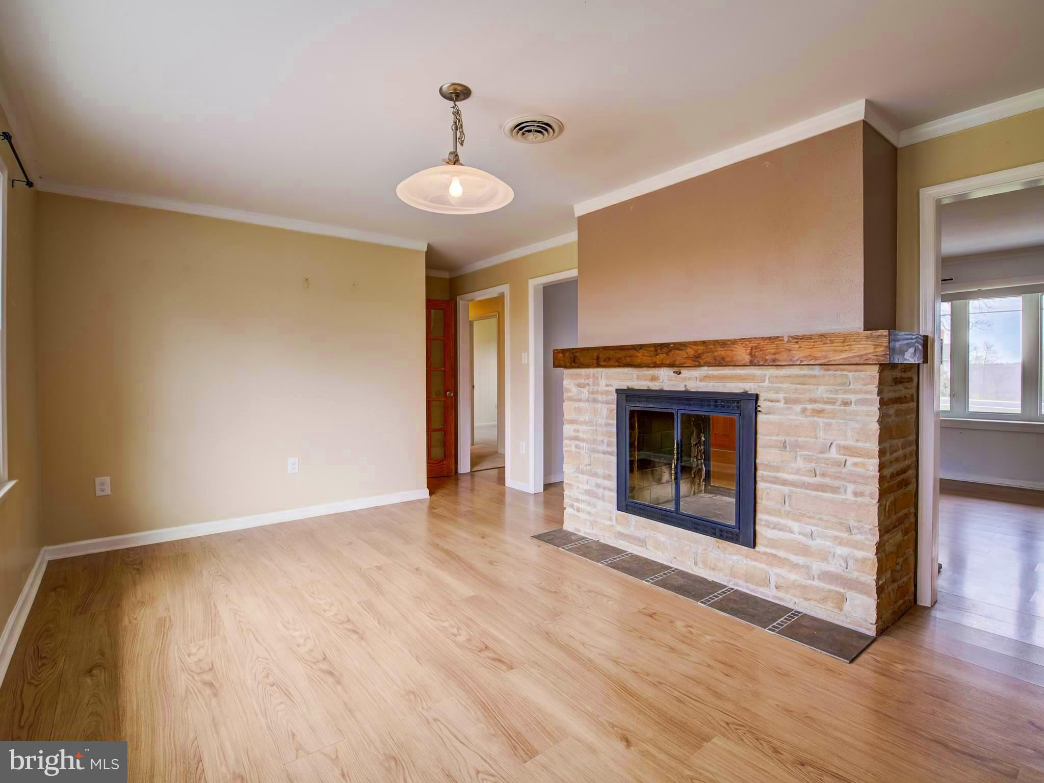 1233 Rosemont Dr