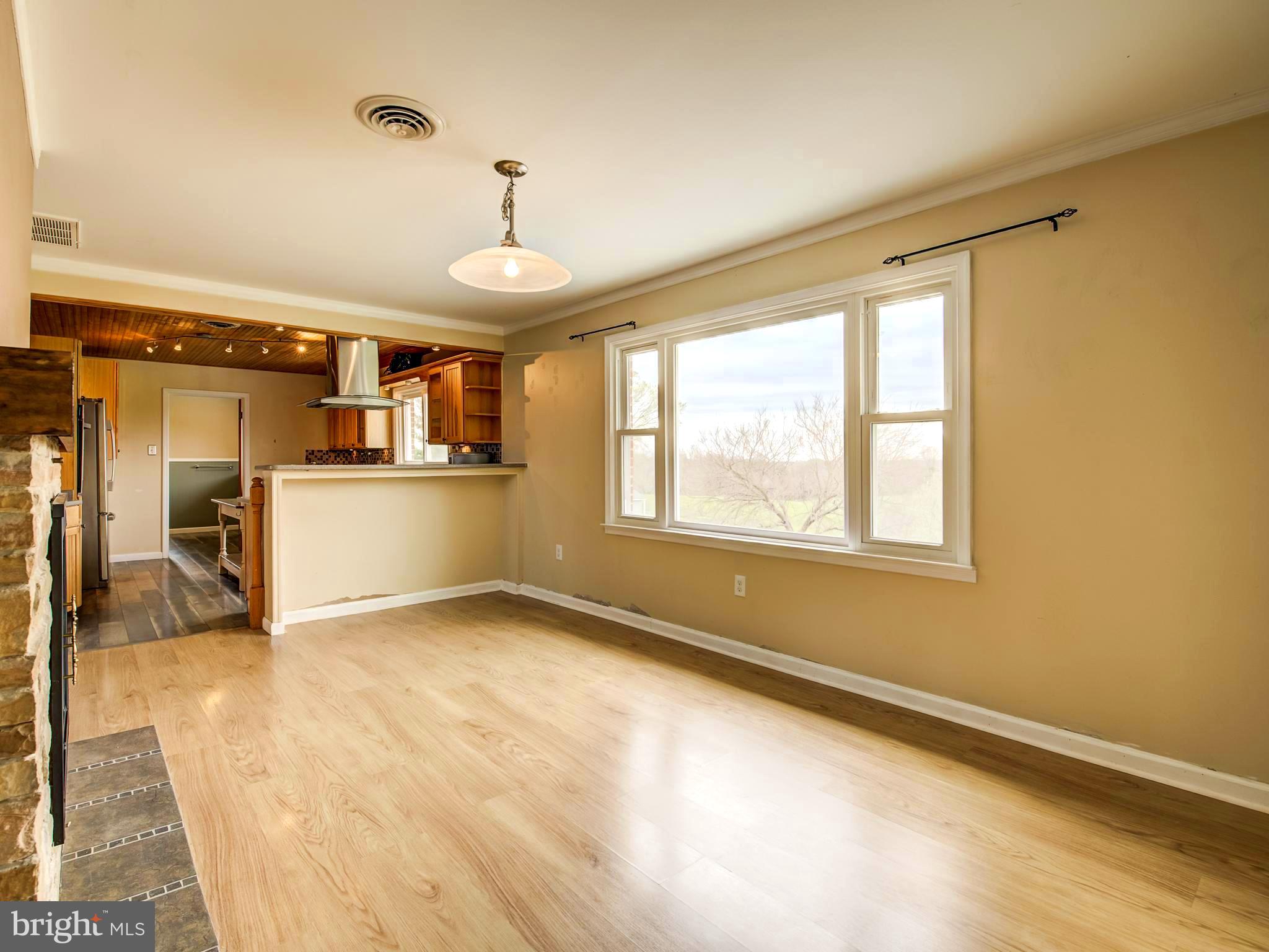 1233 Rosemont Dr