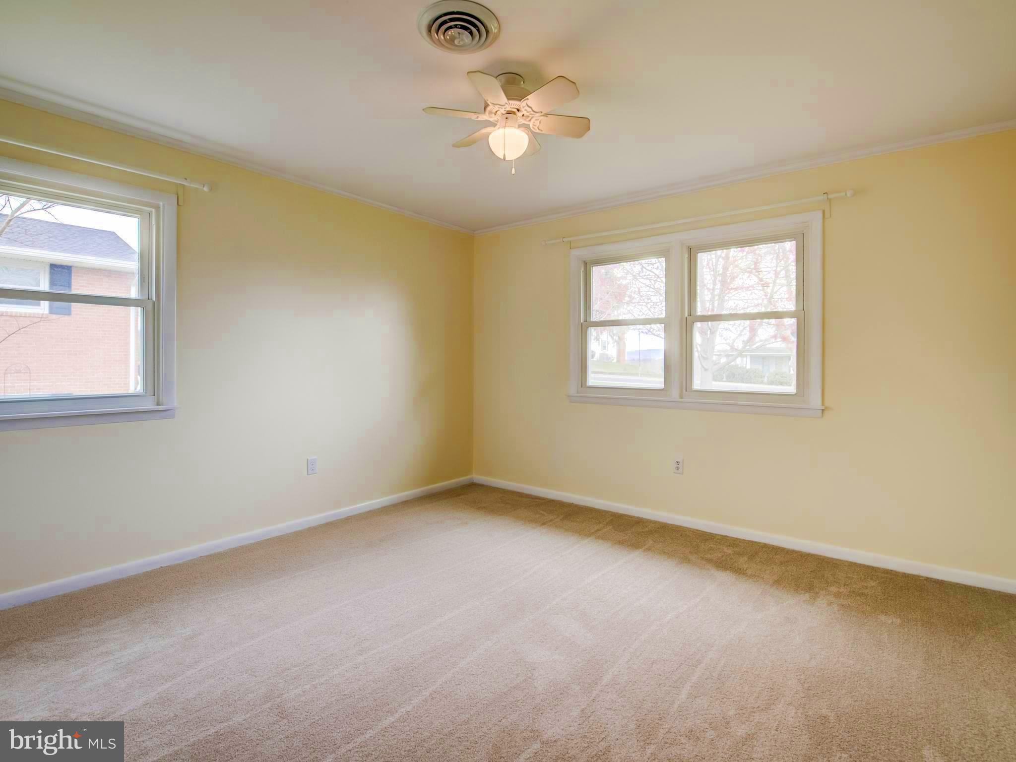 1233 Rosemont Dr