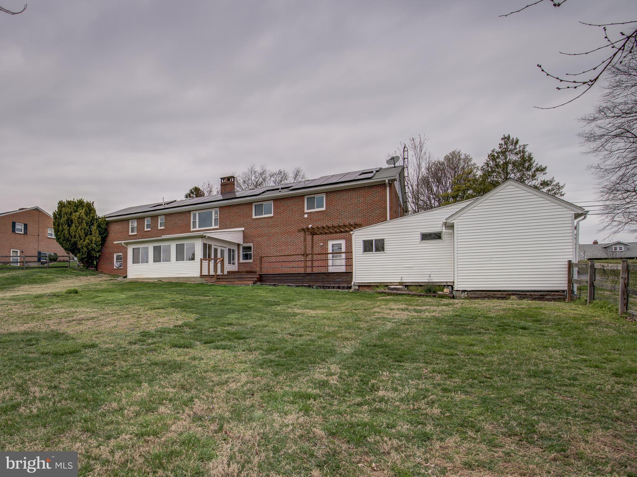 1233 Rosemont Dr