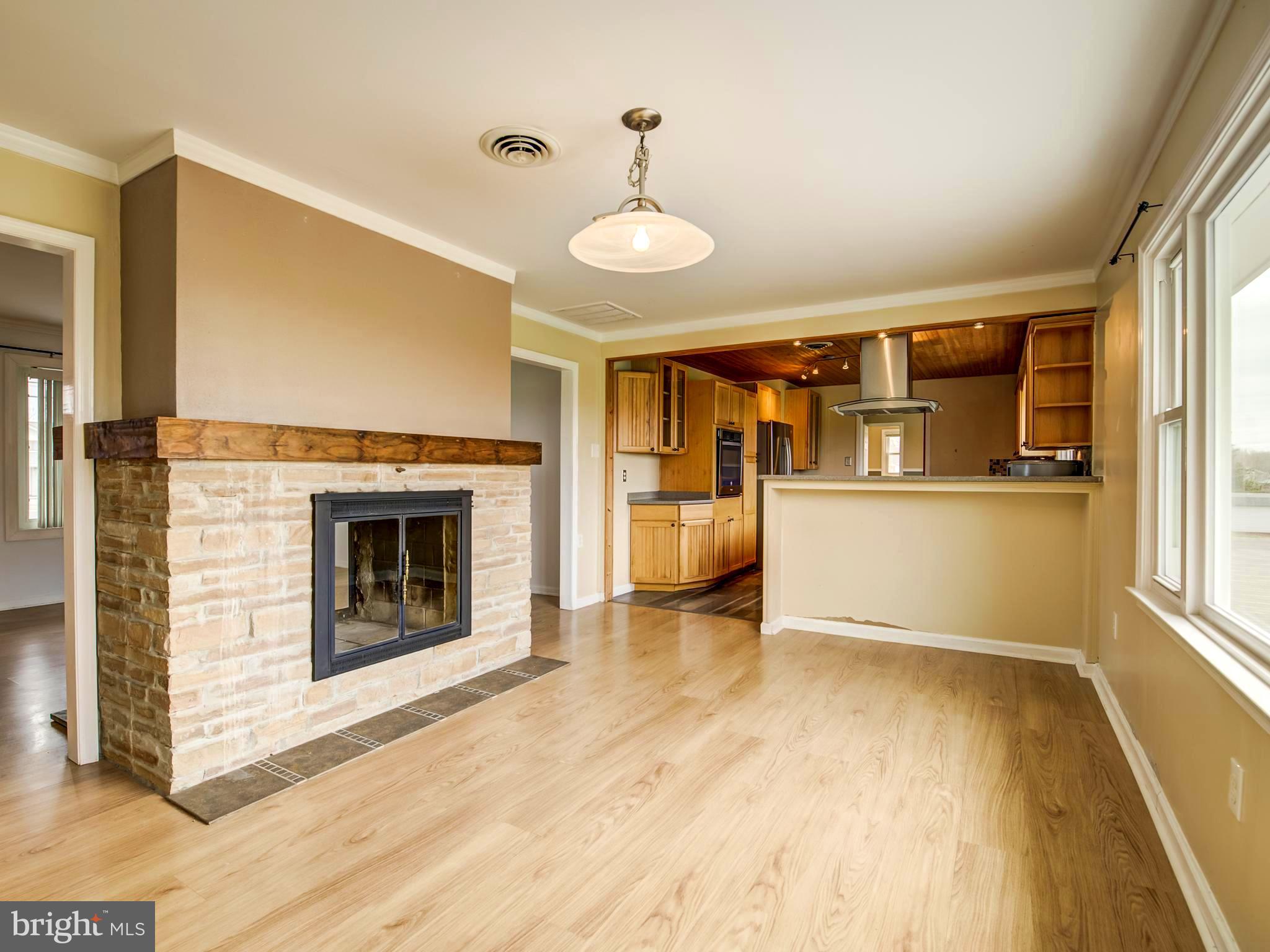 1233 Rosemont Dr