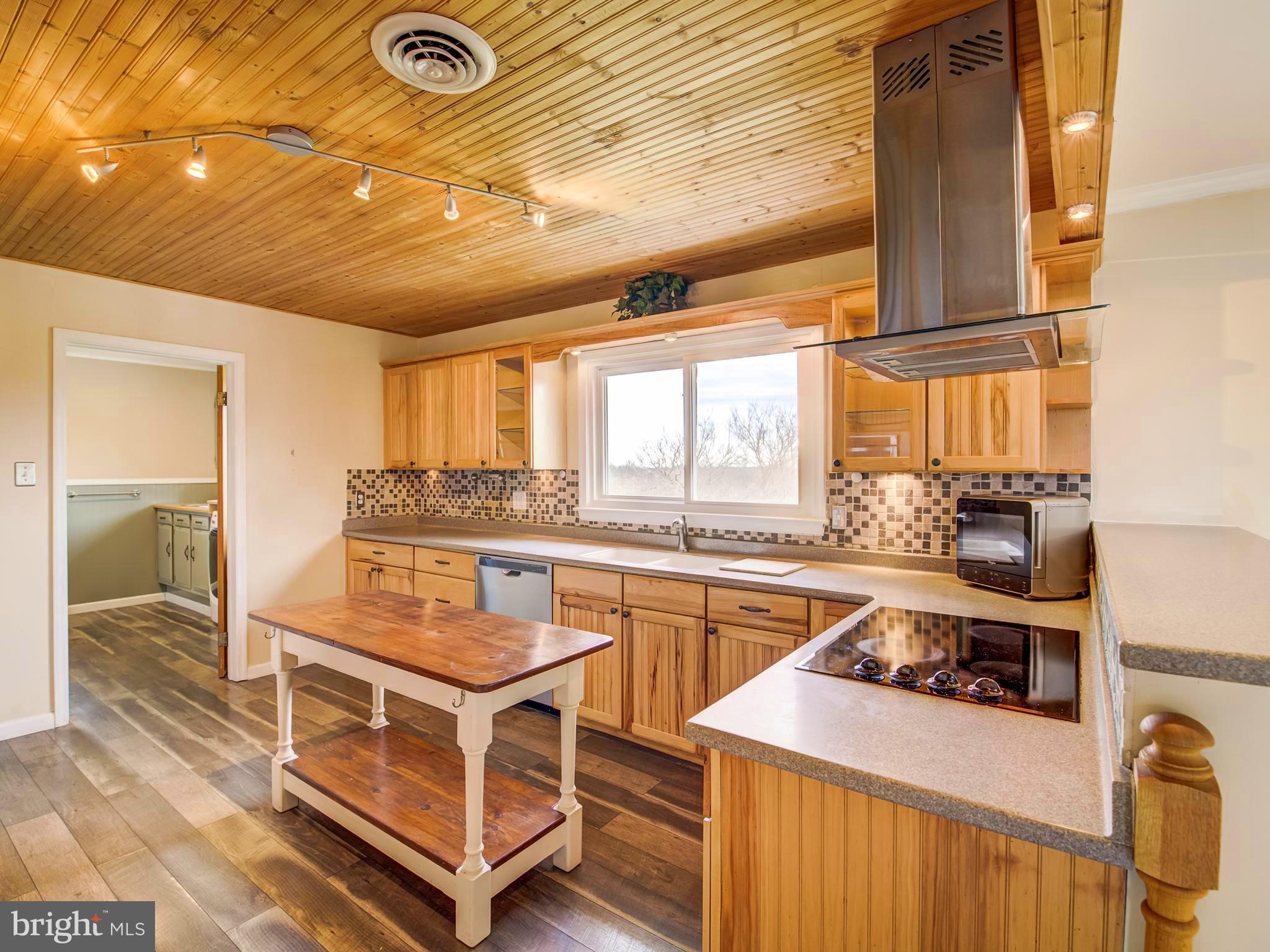1233 Rosemont Dr