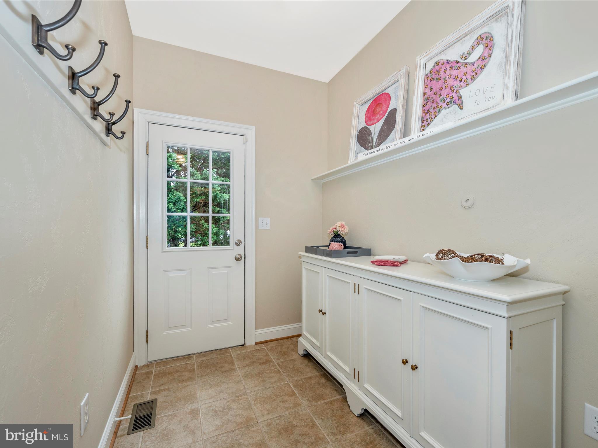 8007 Glendale Ct
