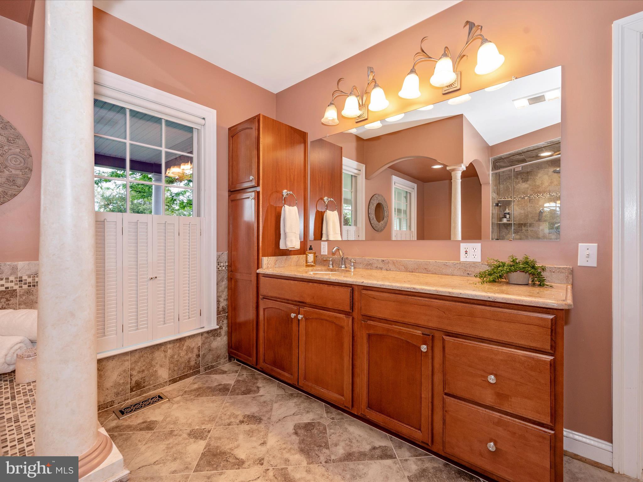 8007 Glendale Ct
