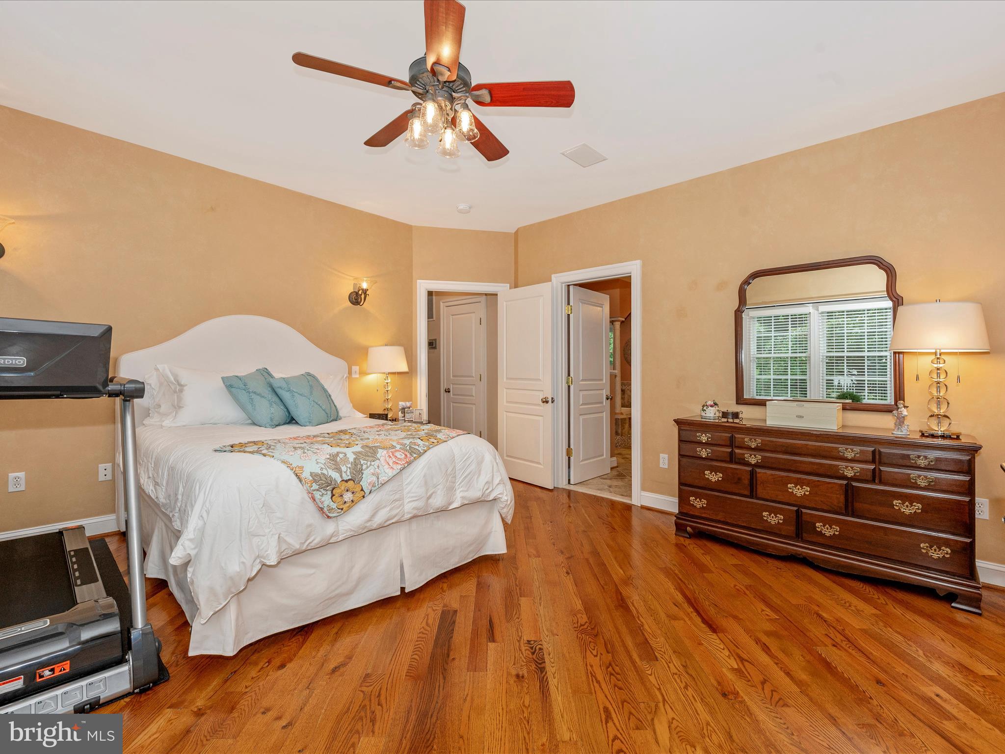 8007 Glendale Ct