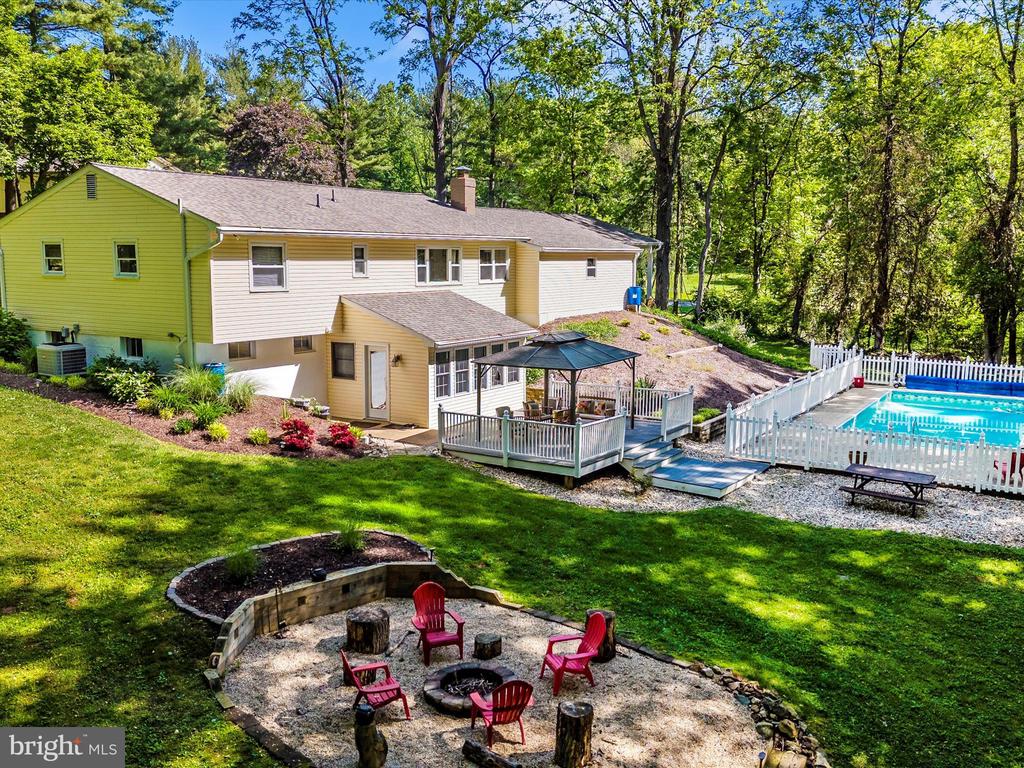 3395 Canary Ct