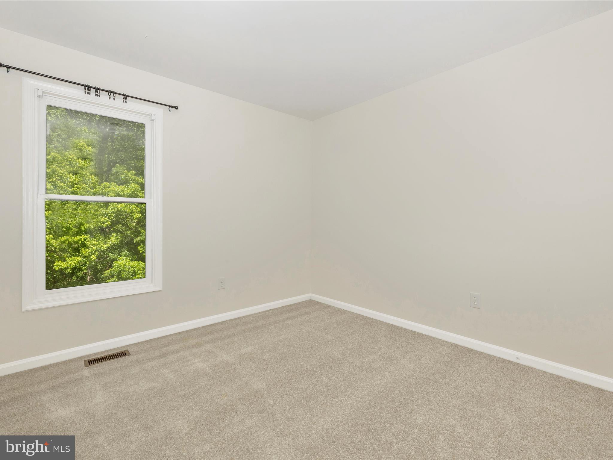10780 Forest Edge Cir