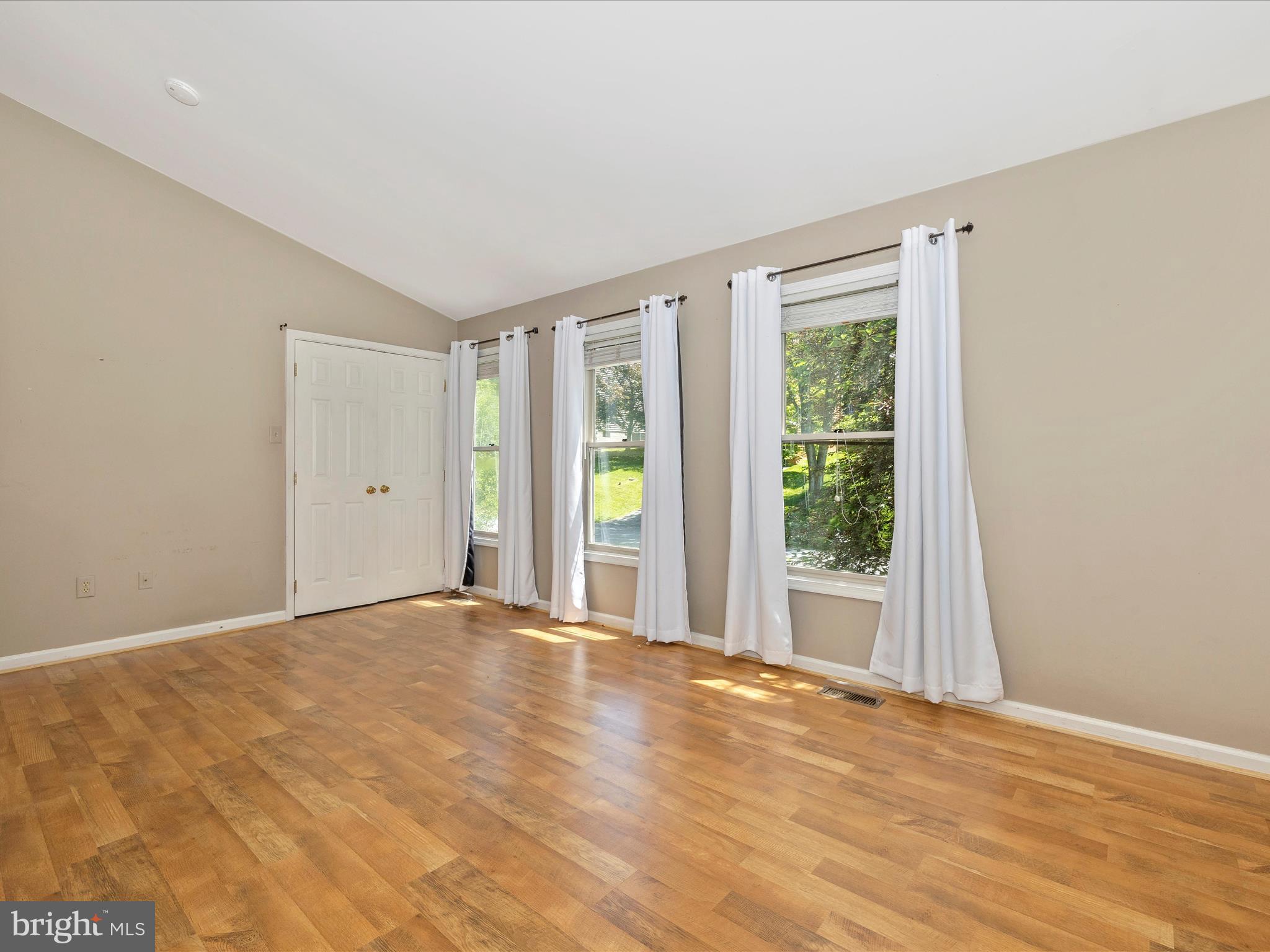 10780 Forest Edge Cir