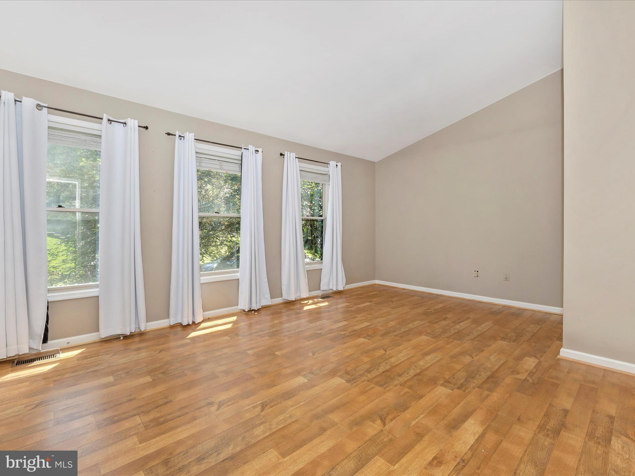 10780 Forest Edge Cir