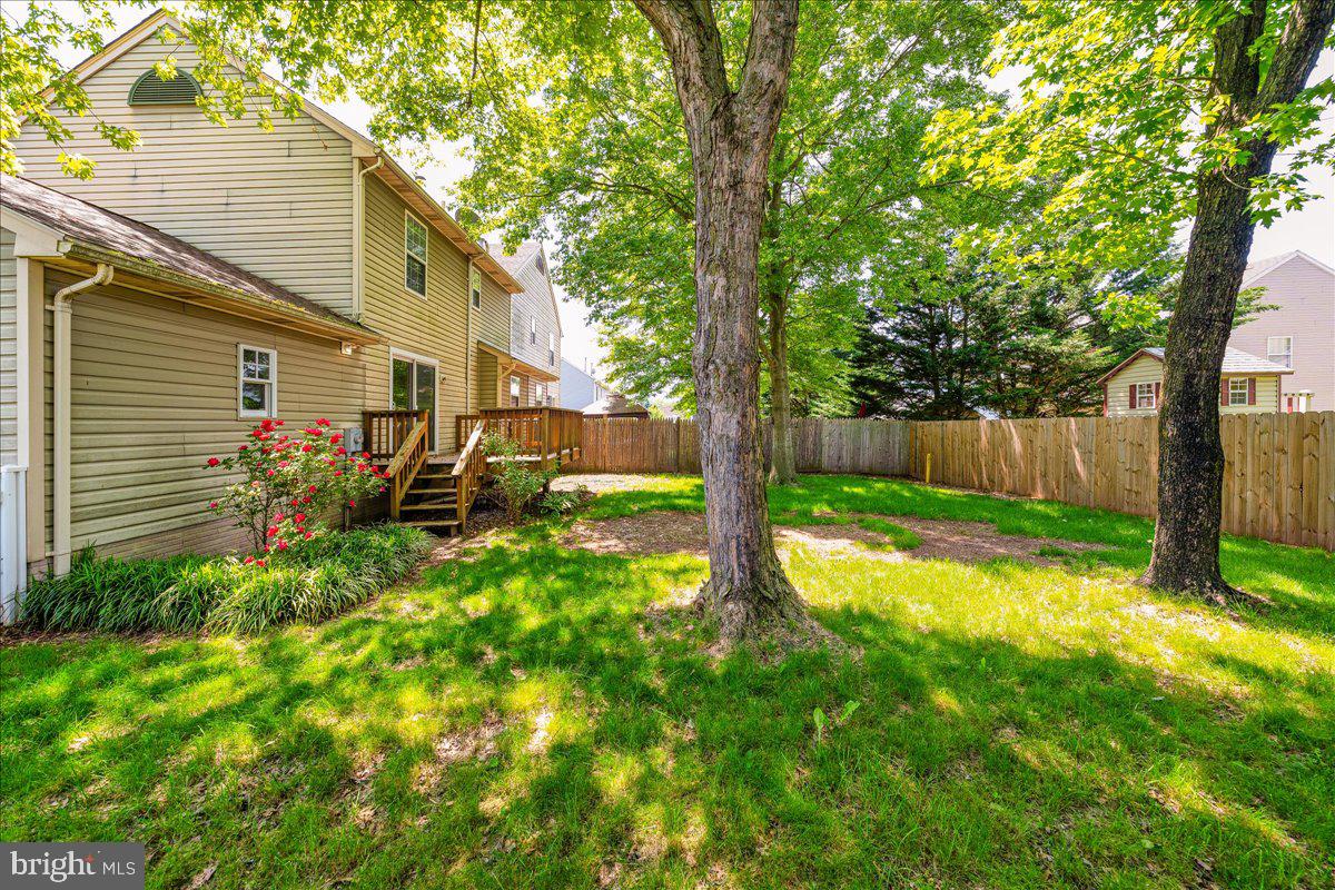 11 Robindale Dr