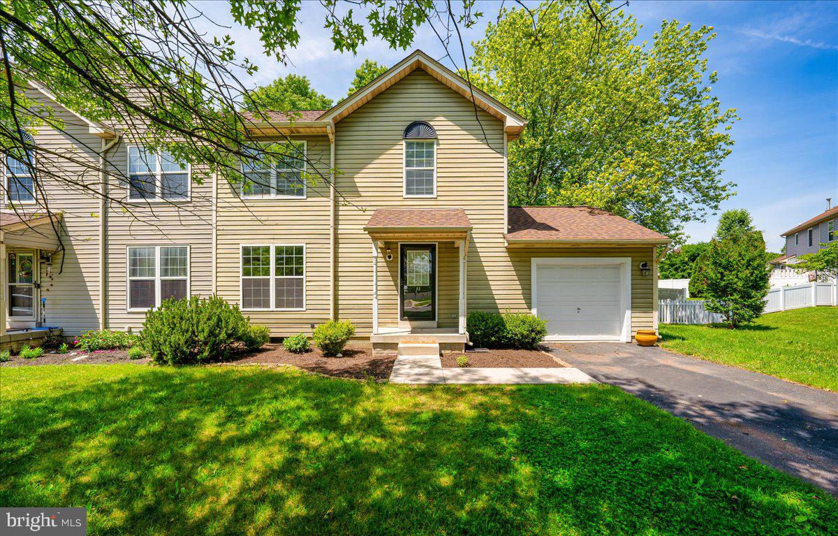 11 Robindale Dr