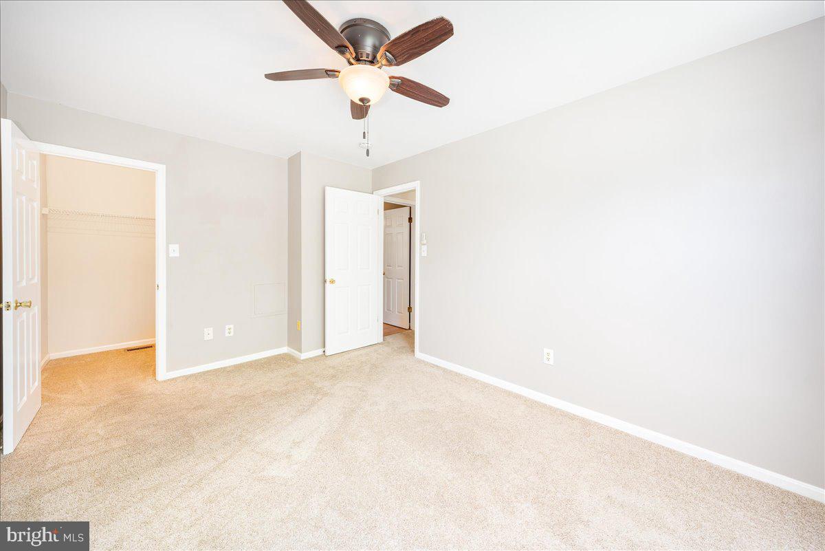 11 Robindale Dr