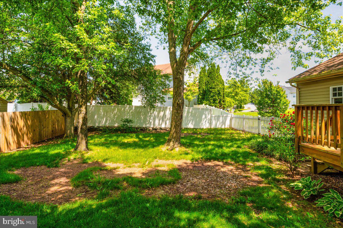 11 Robindale Dr