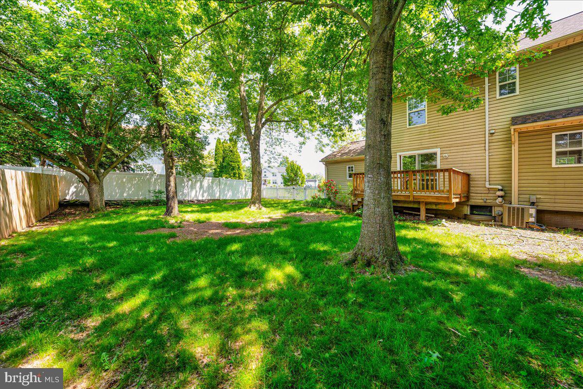 11 Robindale Dr