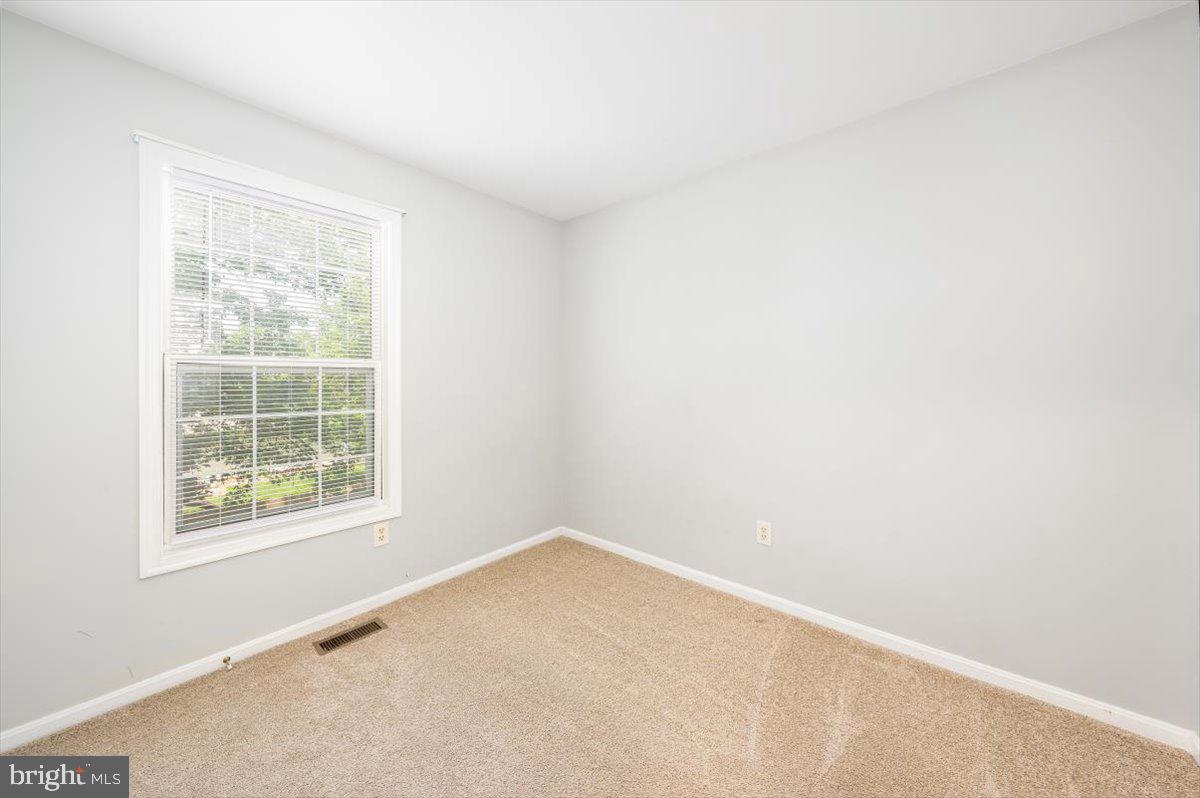 11 Robindale Dr