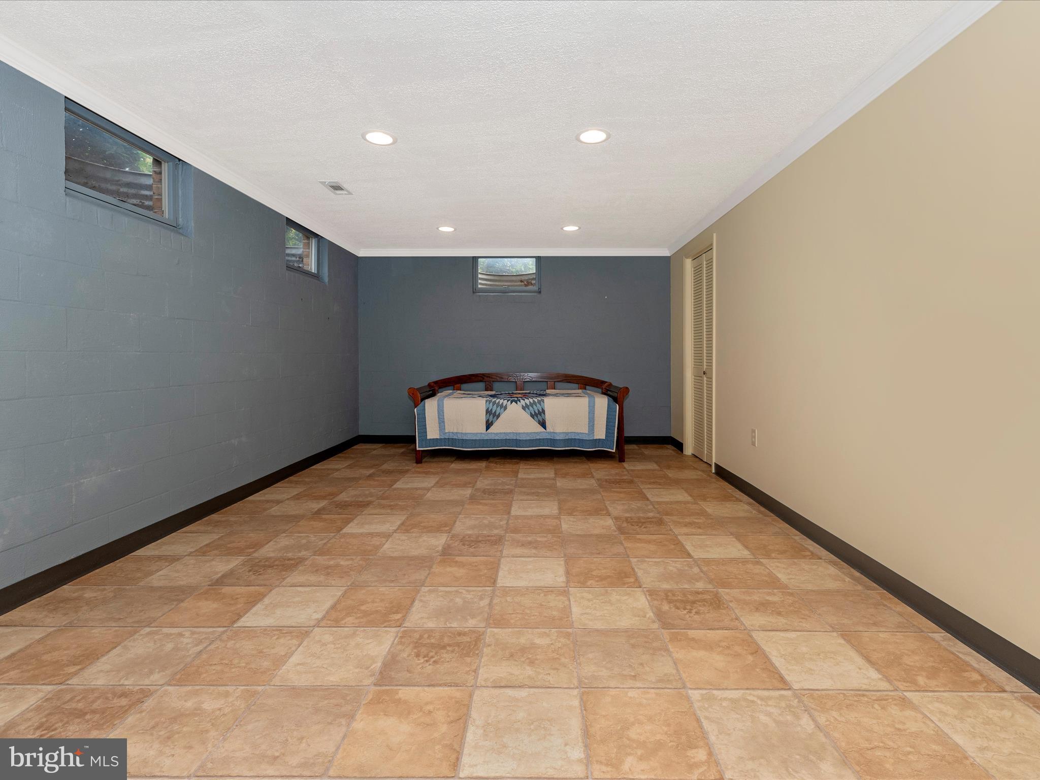 7904 W Brookridge Dr
