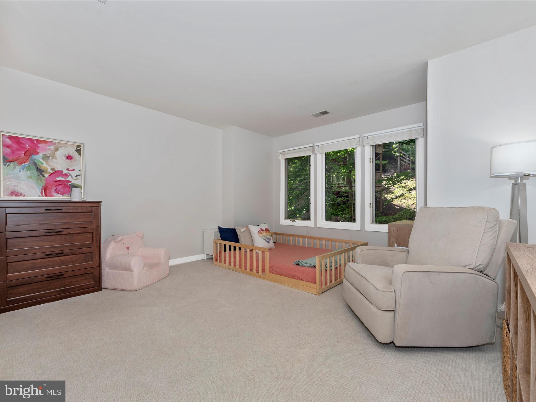 9715 Woodlake Pl