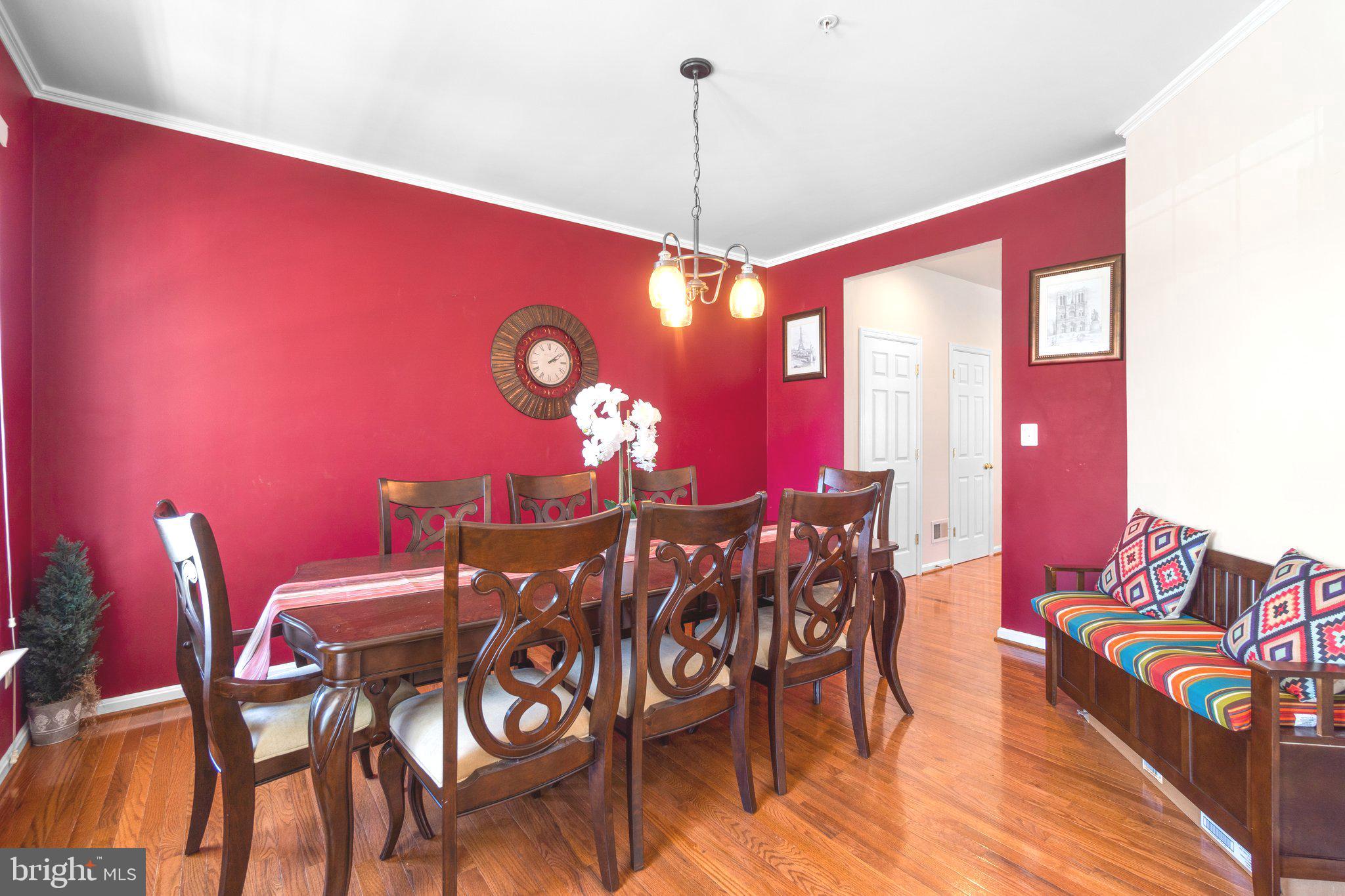 324 E Wainscot Dr