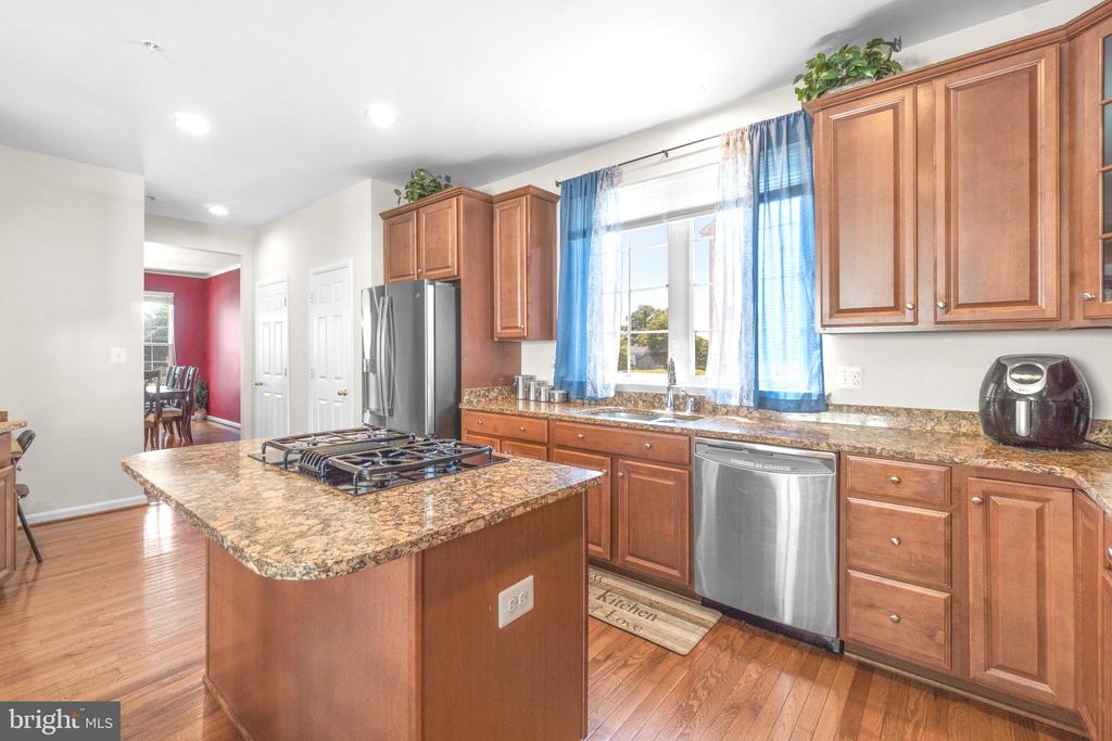 324 E Wainscot Dr