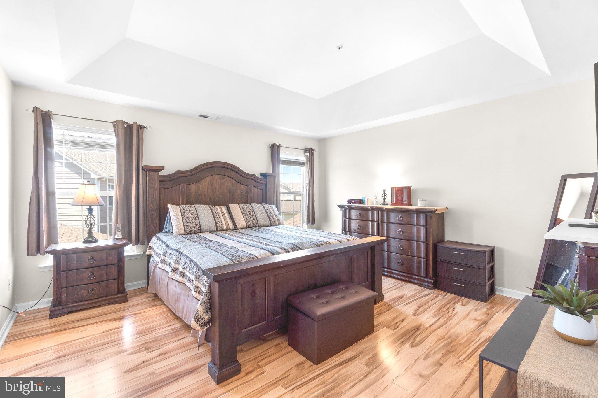 324 E Wainscot Dr