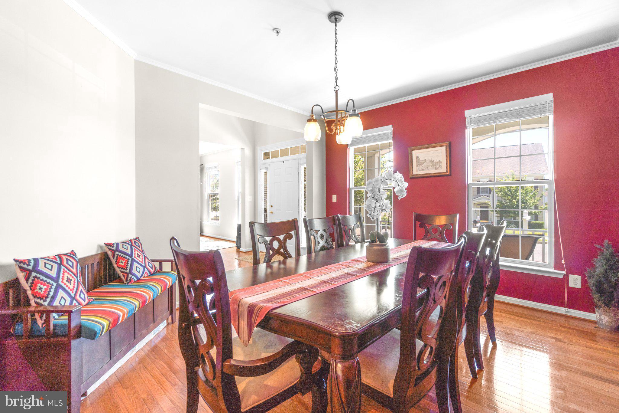 324 E Wainscot Dr