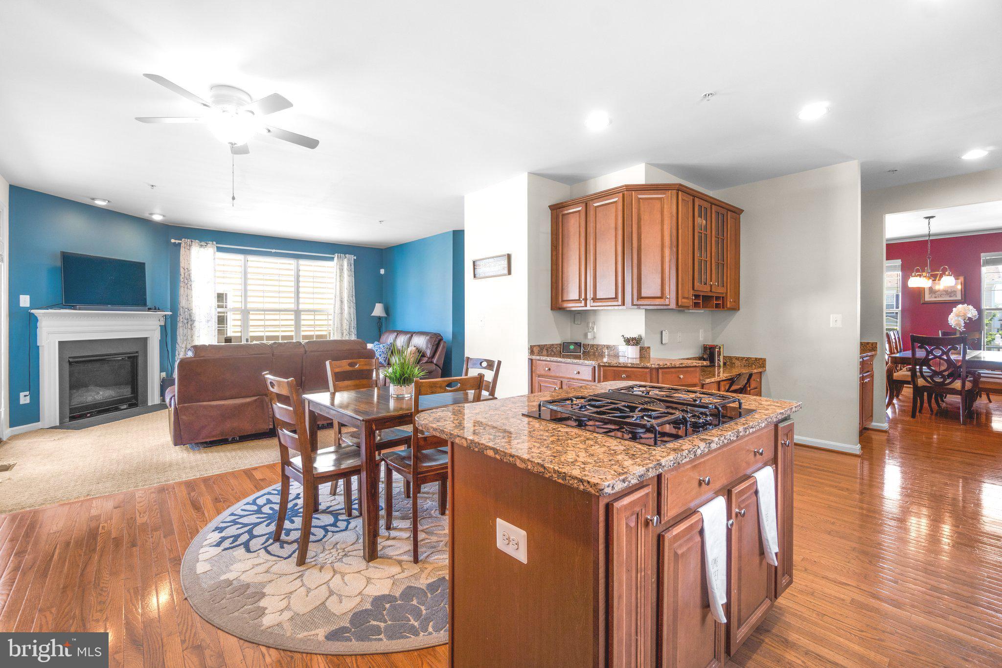 324 E Wainscot Dr