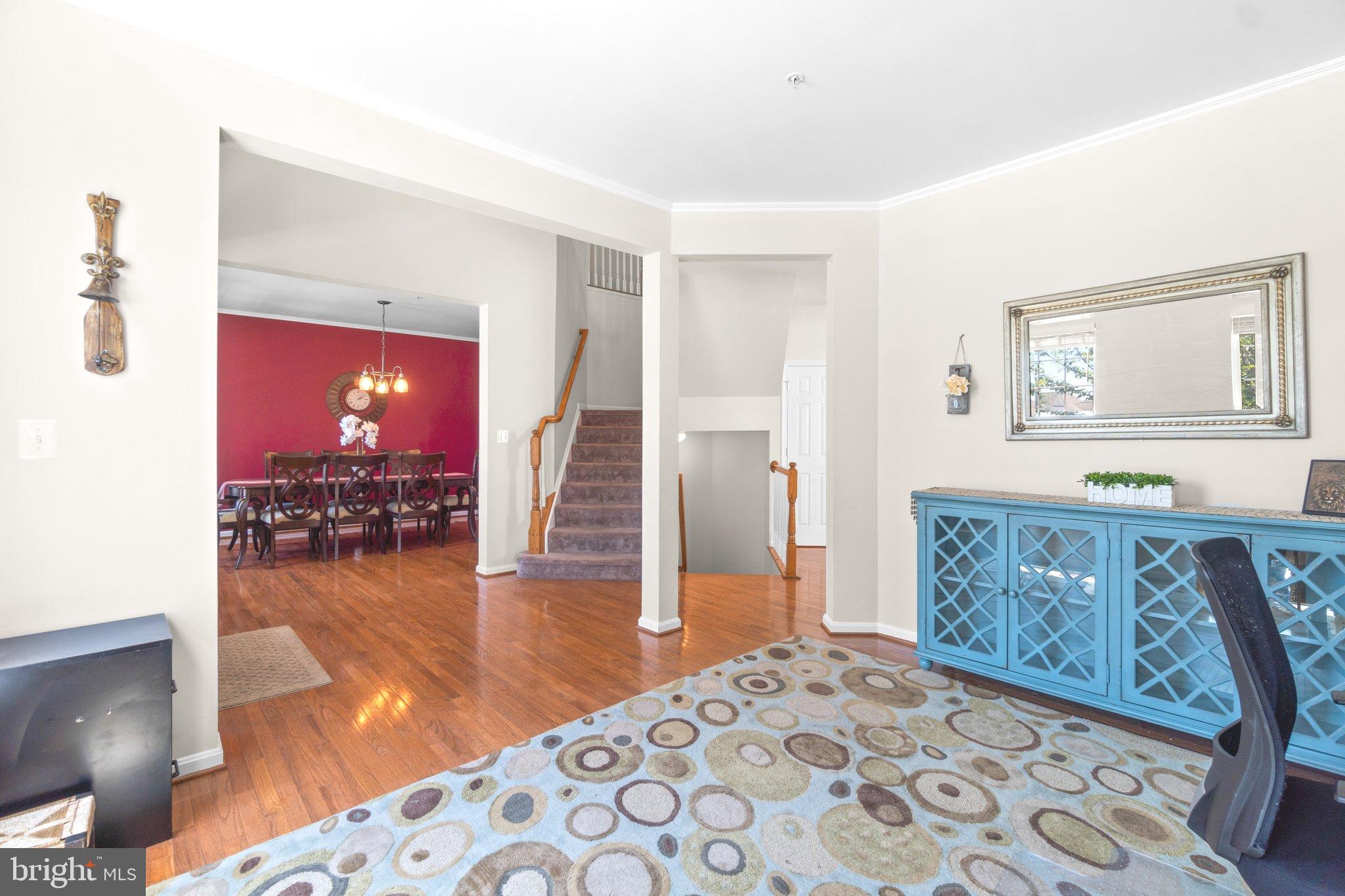 324 E Wainscot Dr