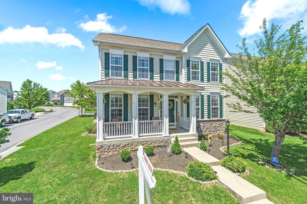 324 E Wainscot Dr