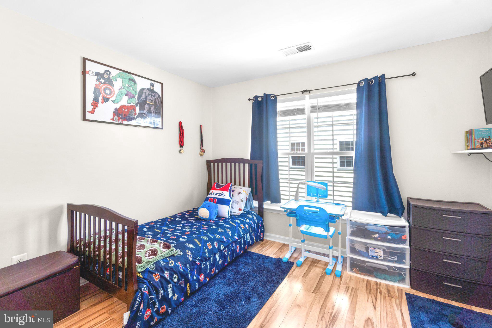 324 E Wainscot Dr