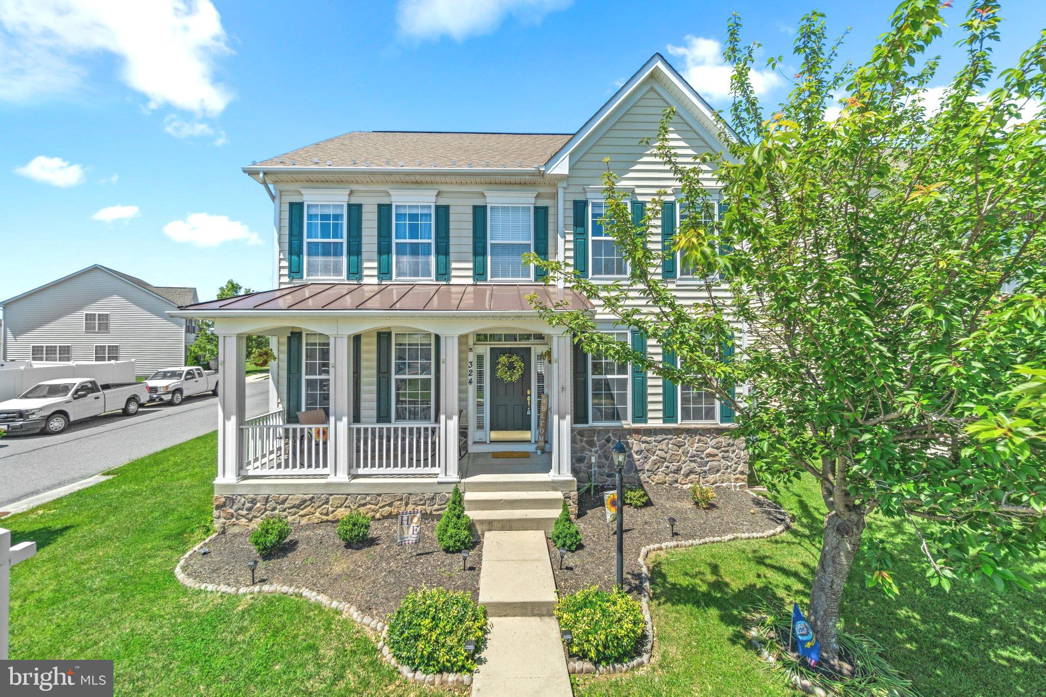 324 E Wainscot Dr