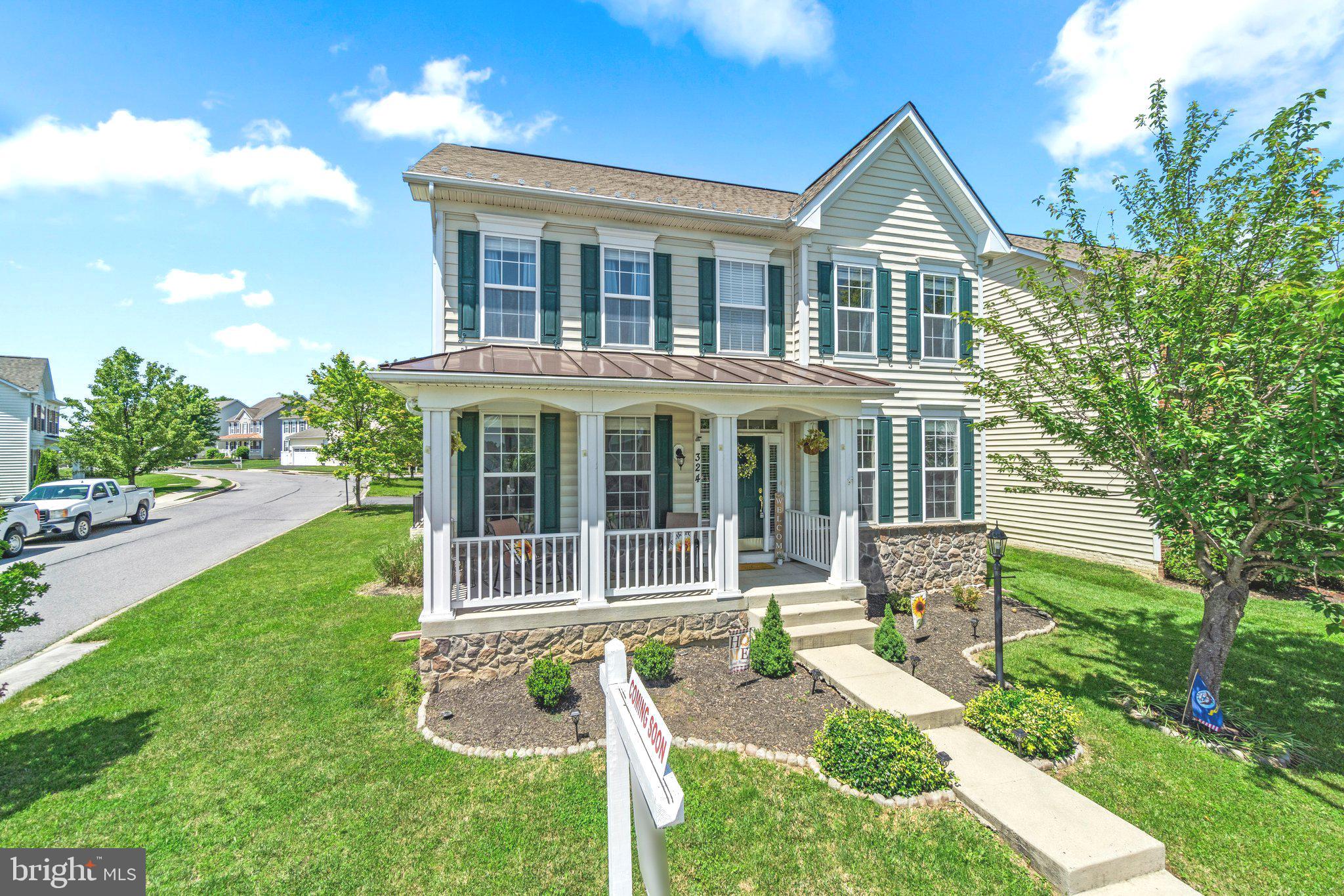 324 E Wainscot Dr