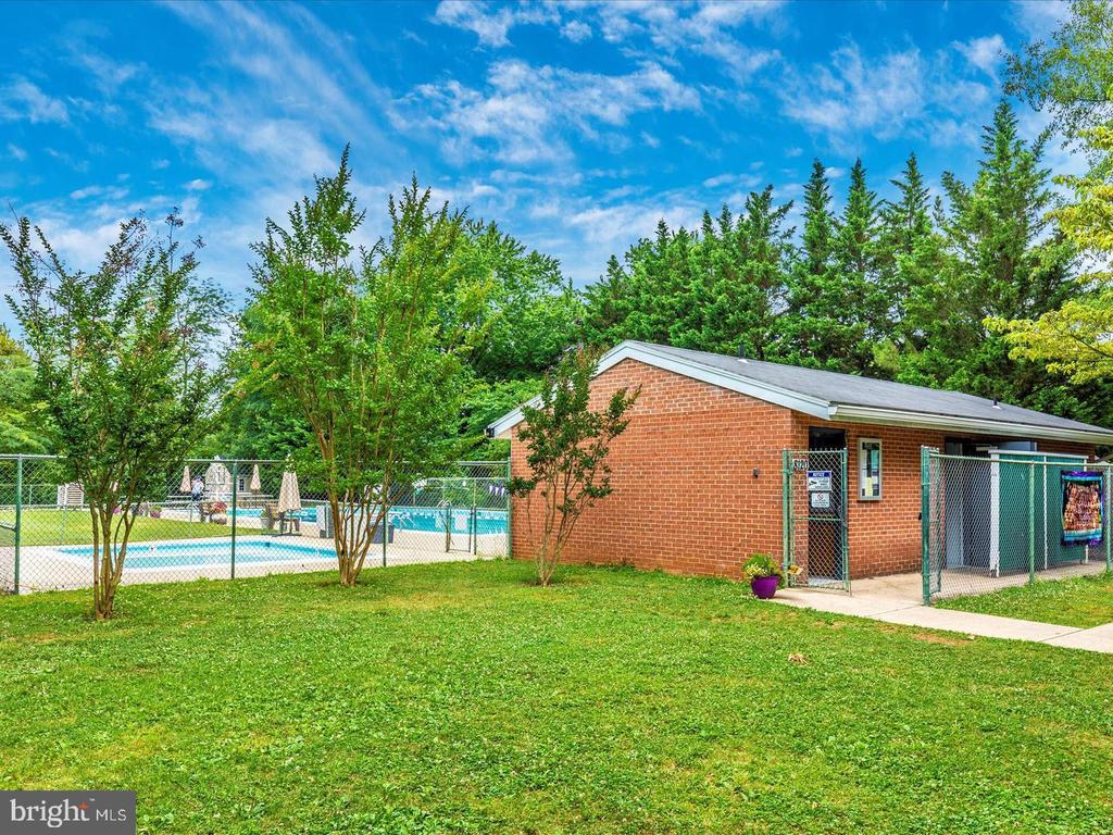 6732 Brandt Ct