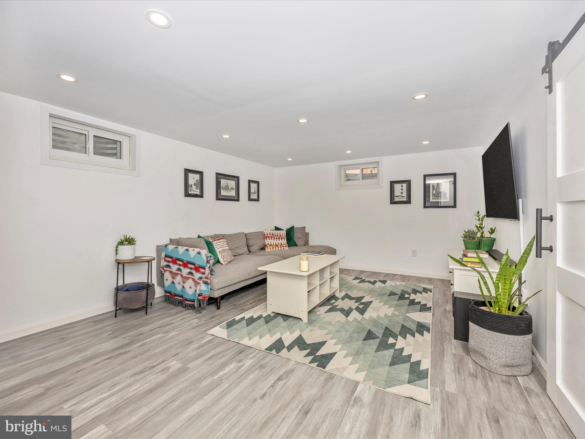 17 William St
