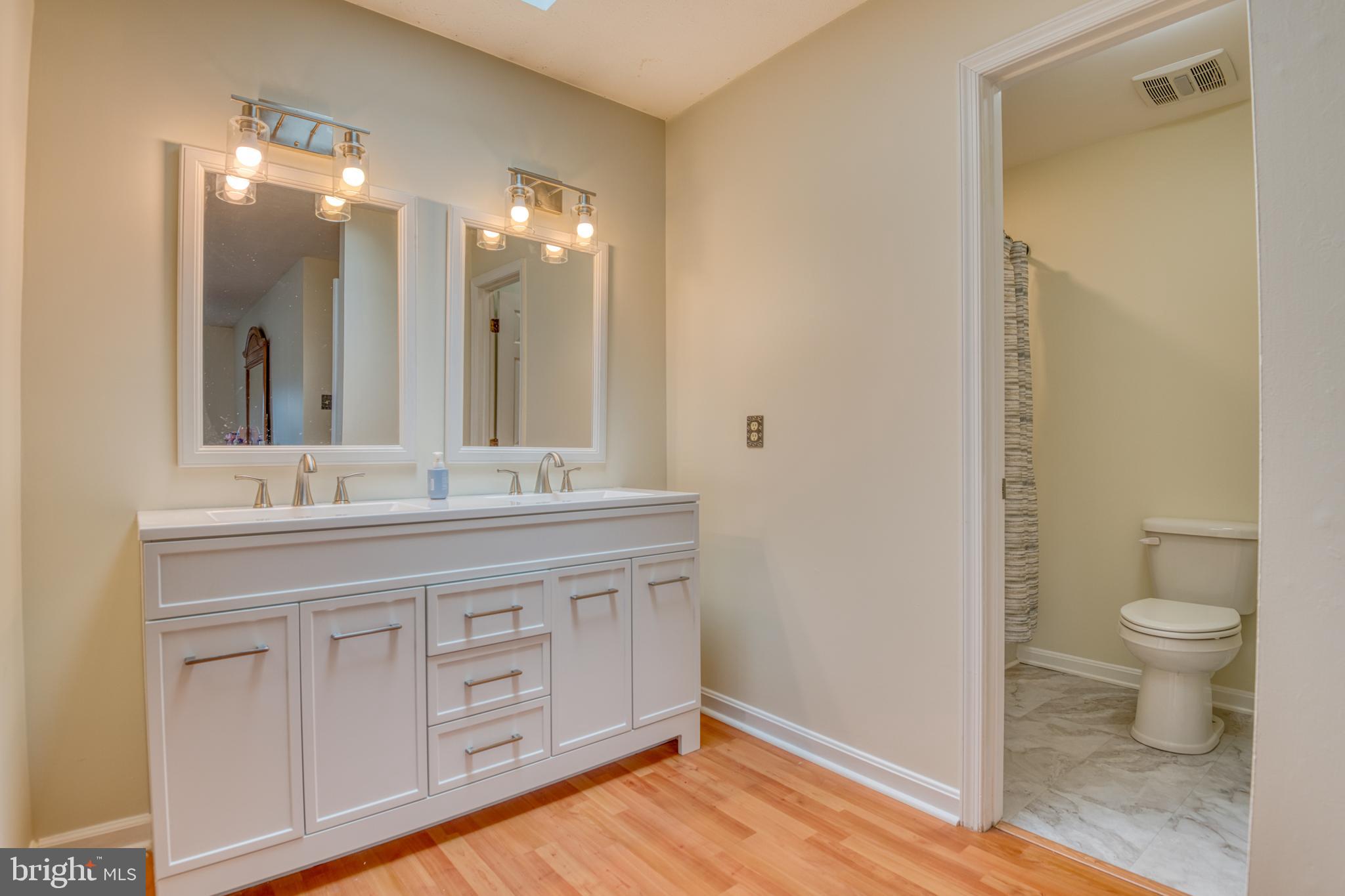 5616 Worchester Ct