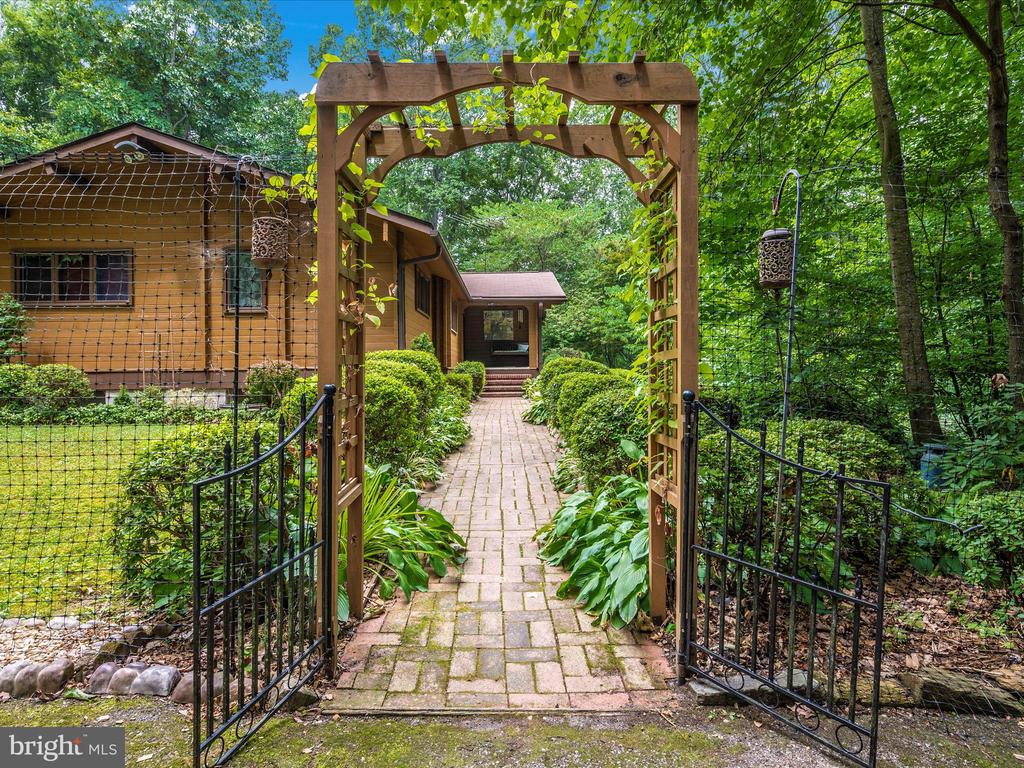 12644 Jesse Smith Rd