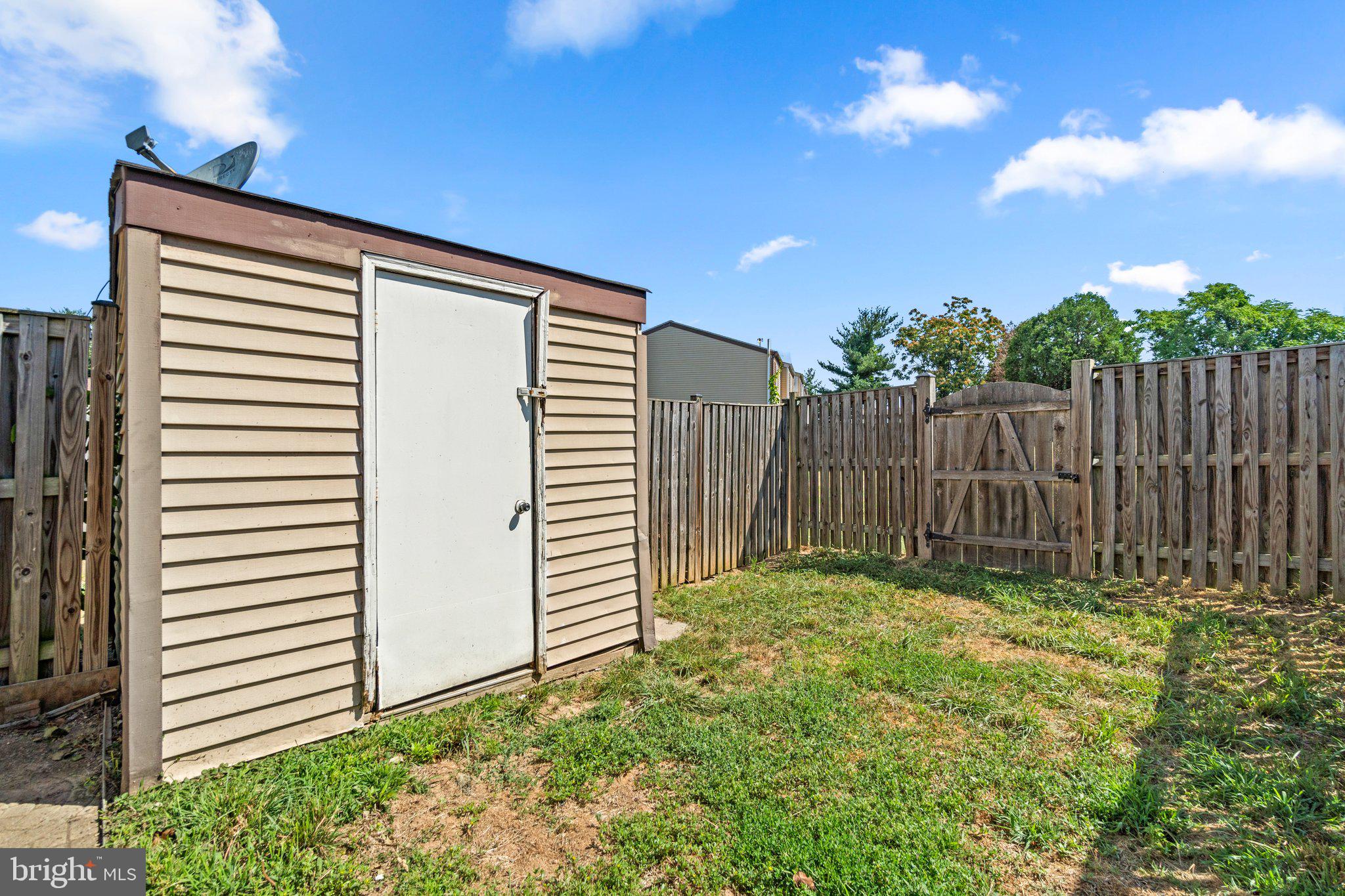 5803 Drawbridge Ct