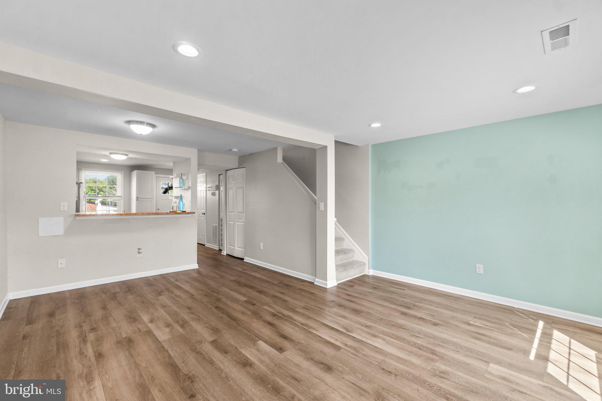 5803 Drawbridge Ct