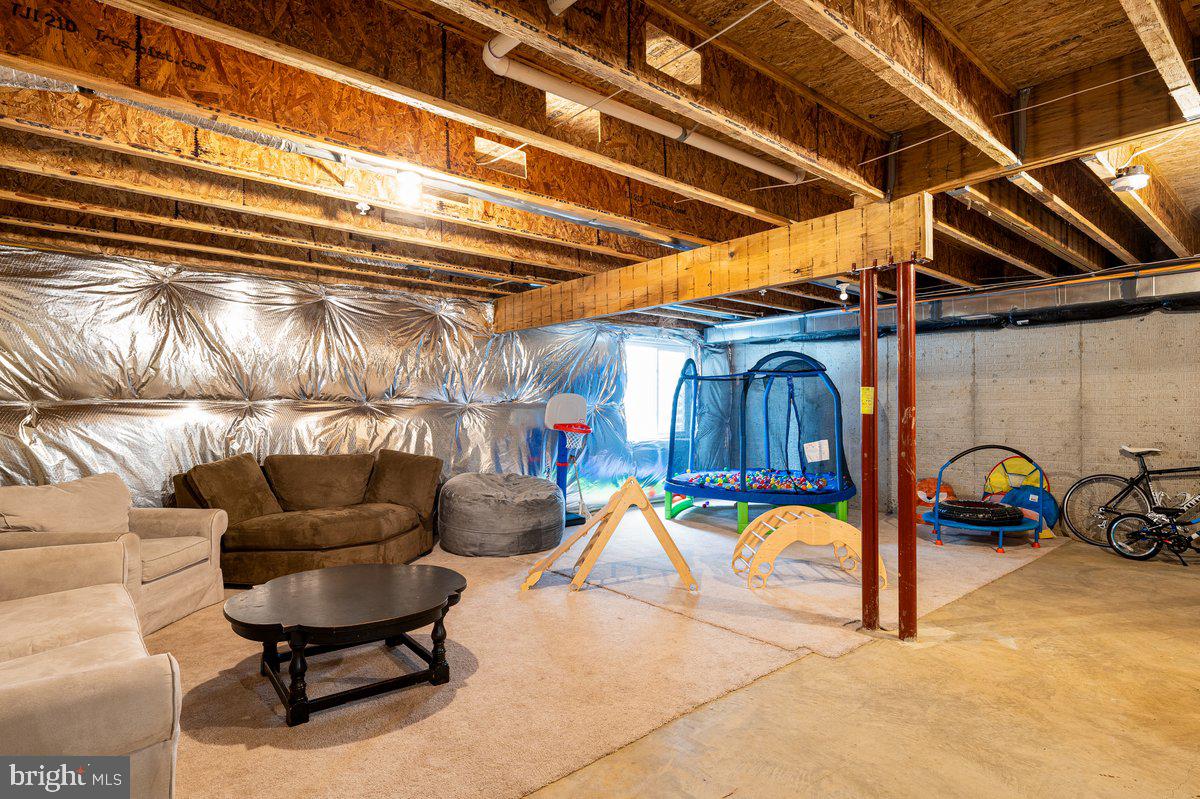 1203 Pennington Dr