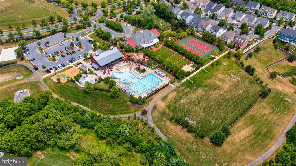 1203 Pennington Dr