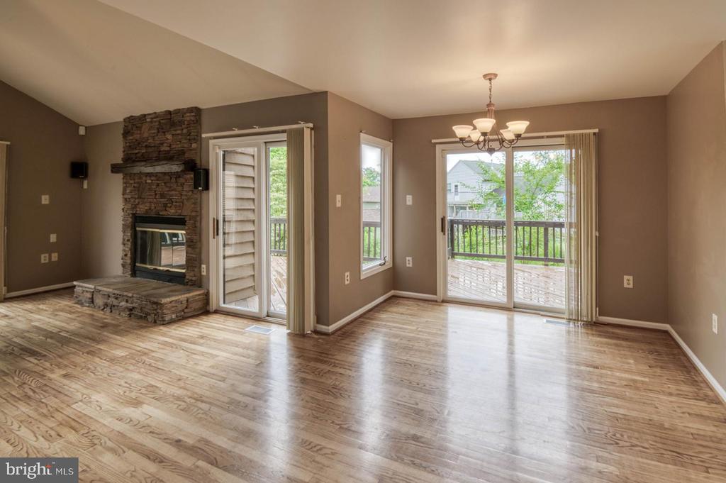 10391 MEADOWLAKE CIR