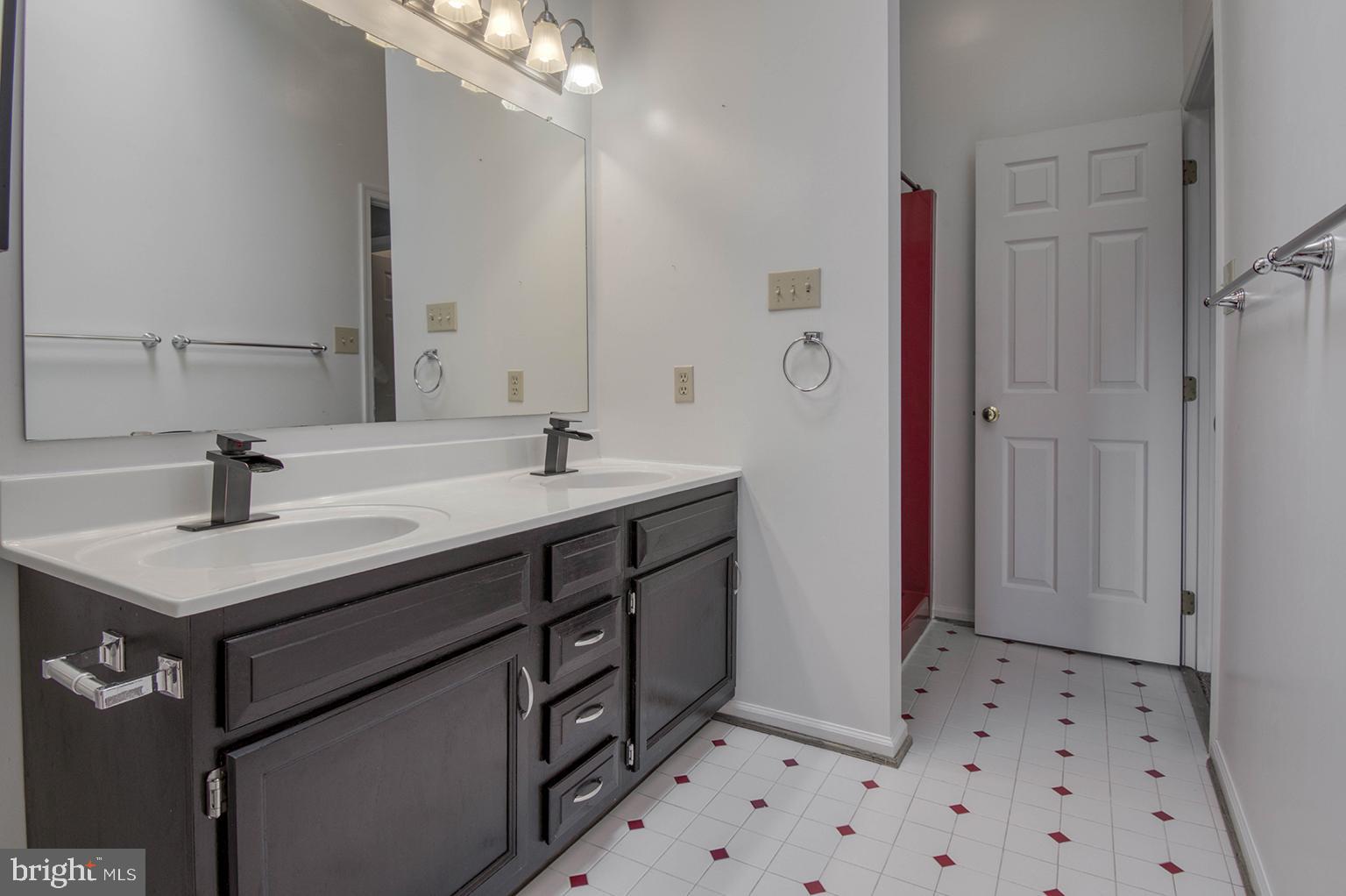 10391 MEADOWLAKE CIR