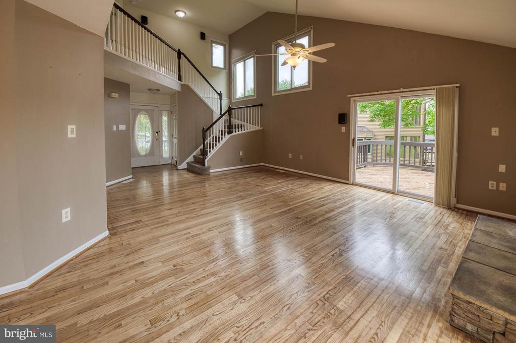 10391 MEADOWLAKE CIR