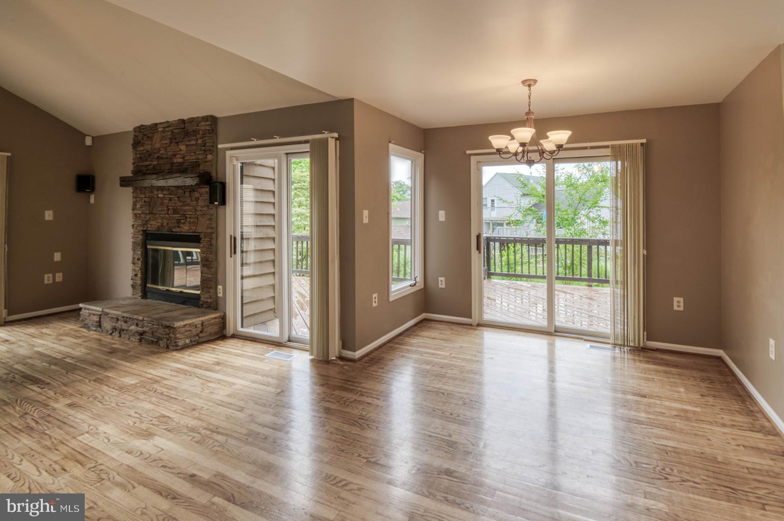 10391 MEADOWLAKE CIR