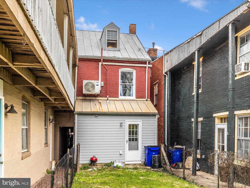152 W ALL SAINTS ST