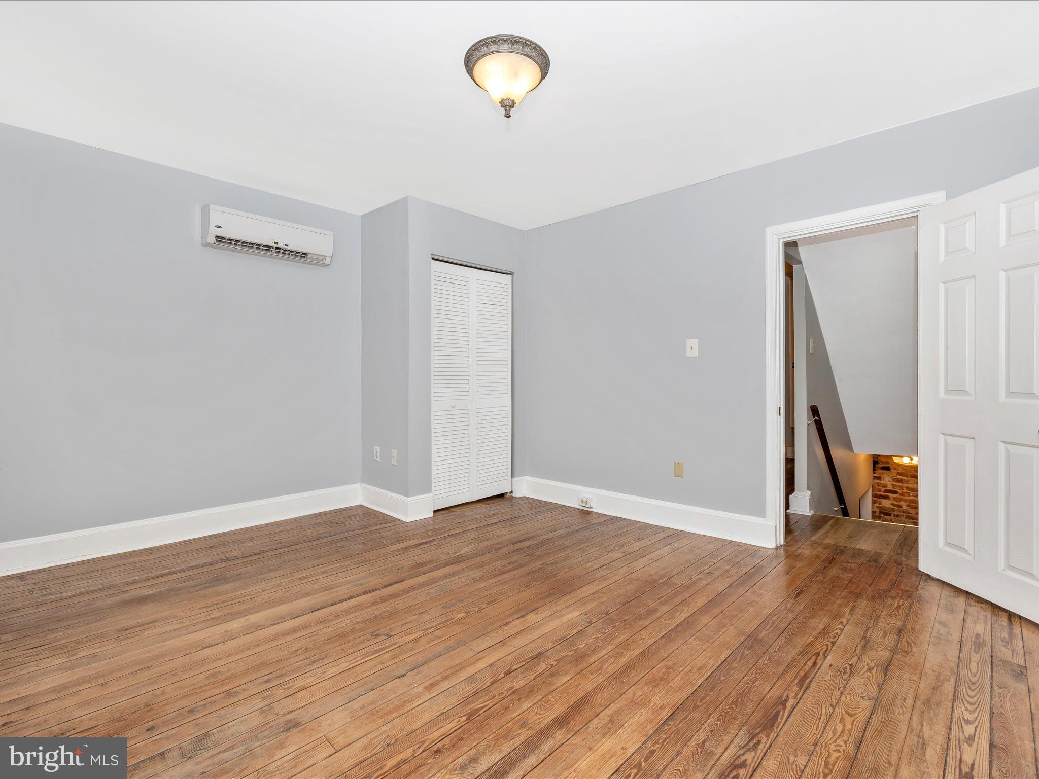 152 W ALL SAINTS ST
