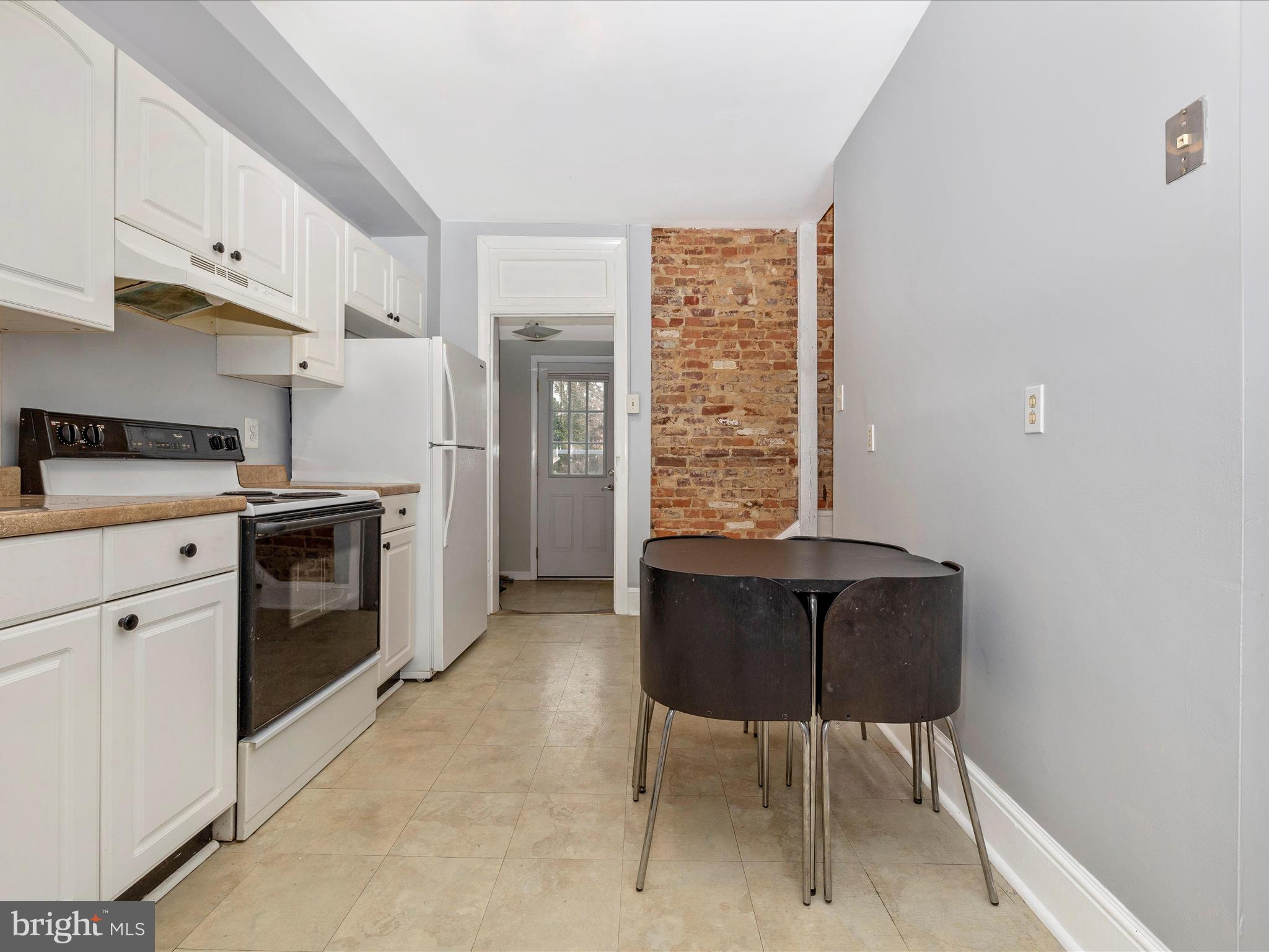 152 W ALL SAINTS ST