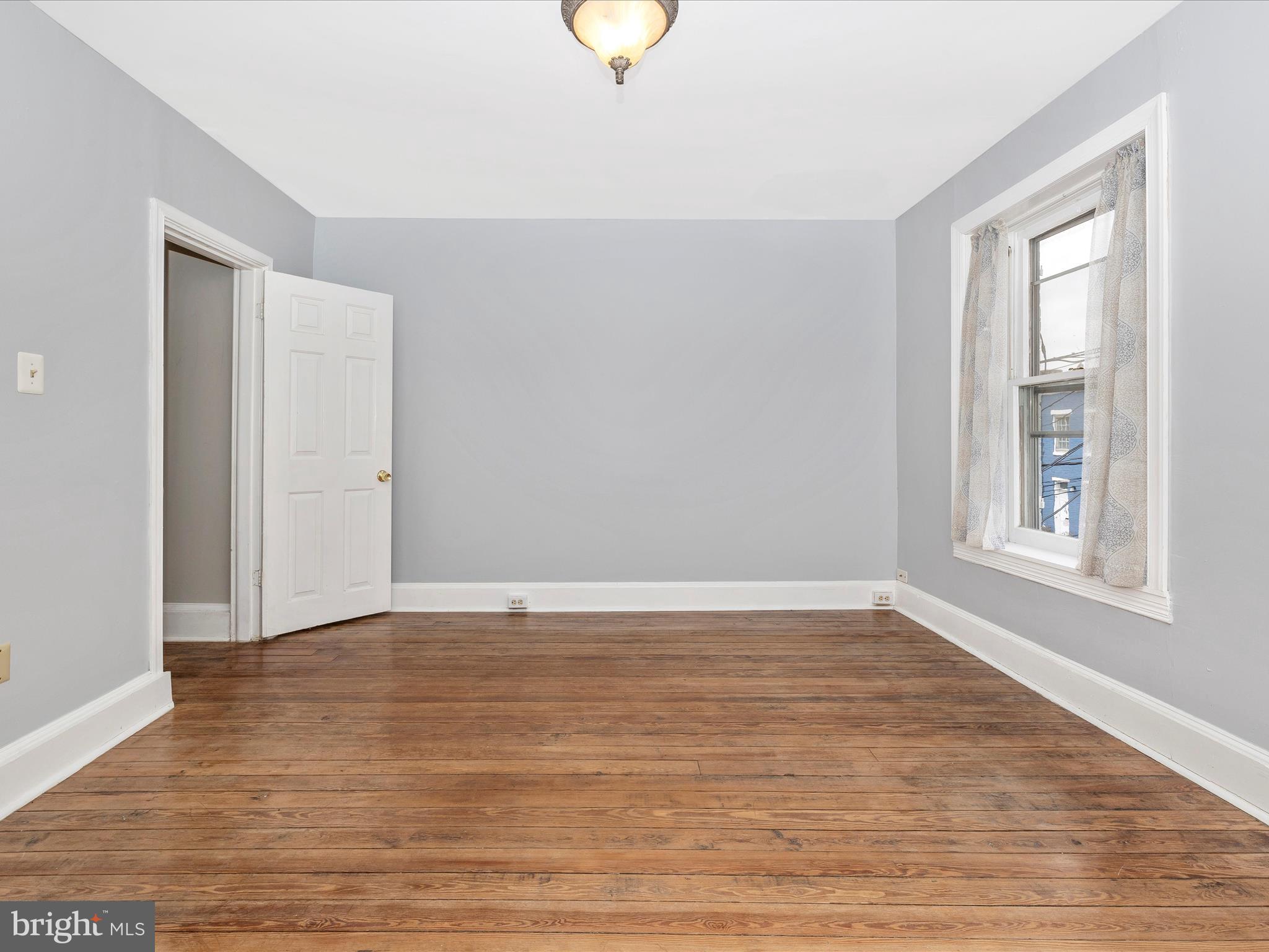 152 W ALL SAINTS ST